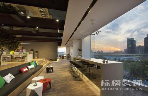 深圳办公室装修如何选择好家居？