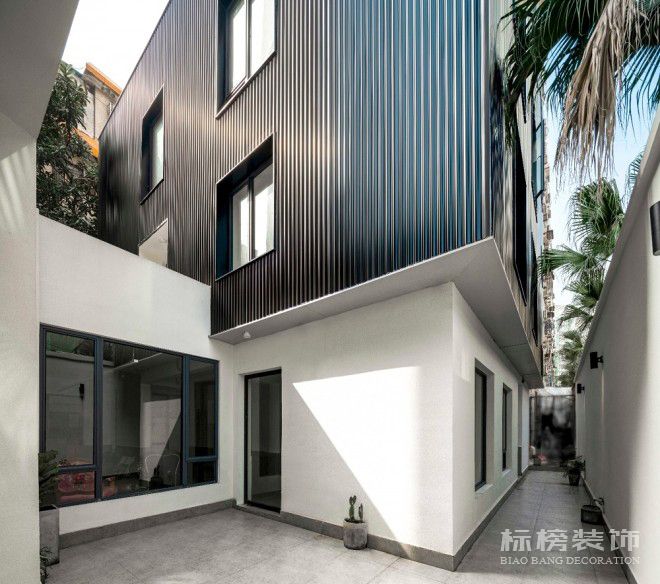 深圳南山办公室装修“黑”空间哈密瓜视频app建筑外观设计